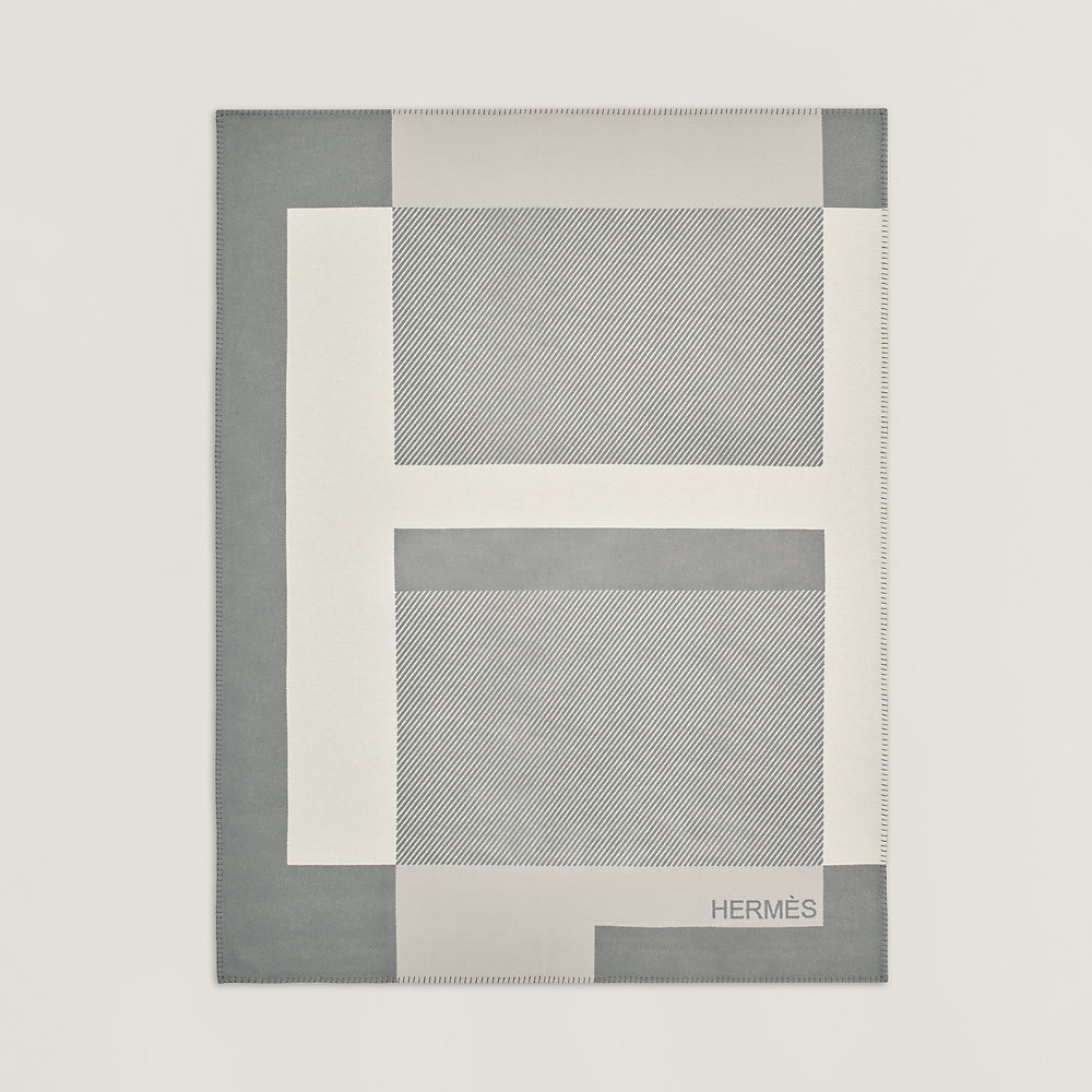 布団・毛布 Hermes H Casaque Blanket Ecru x Carbone Hermès H Casaque Blanket – Ecru and Carbone Luxury Throw